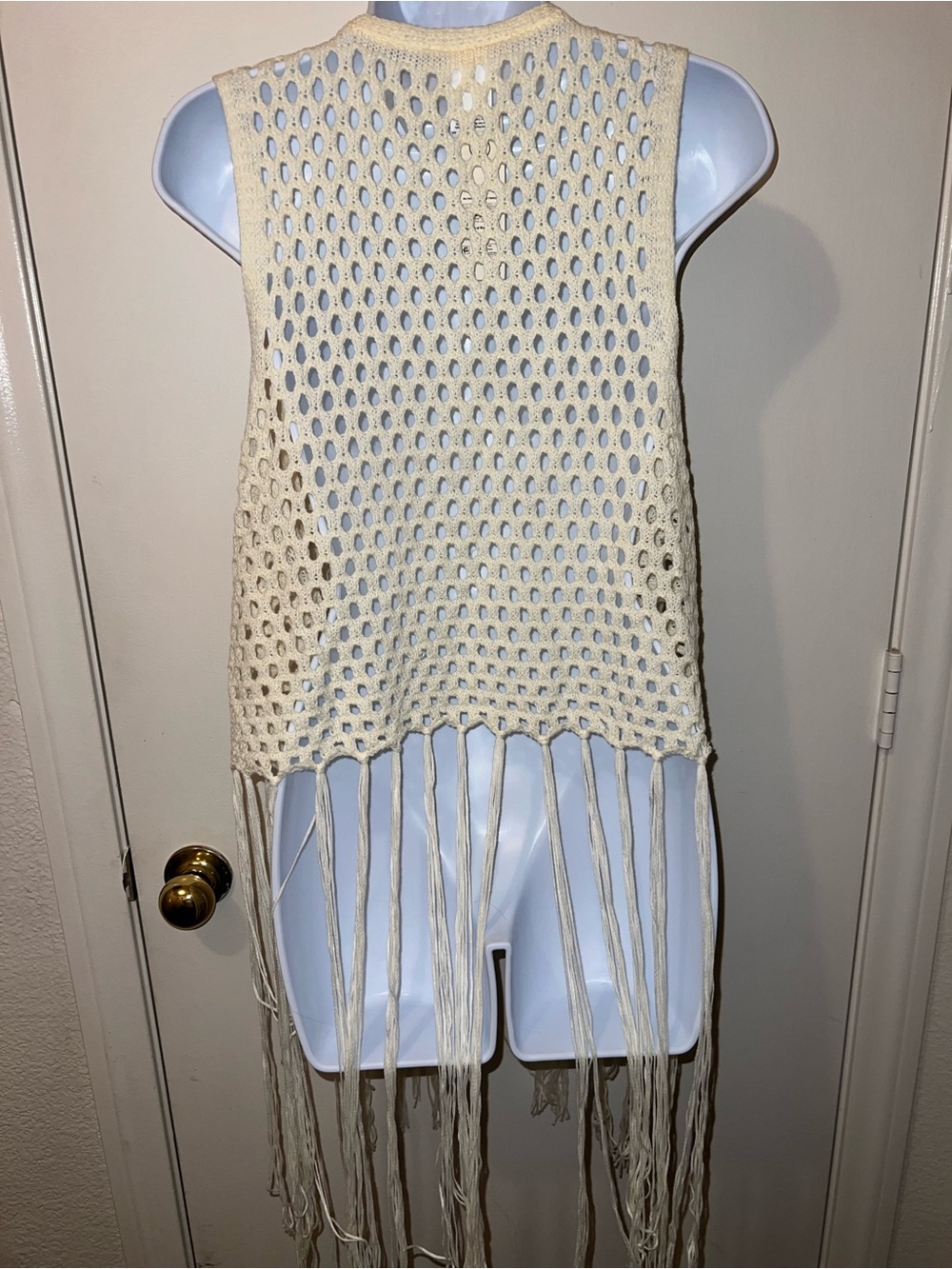 No Boundaries Cream Open-Knit Fringe Vest - Picture 4 of 5